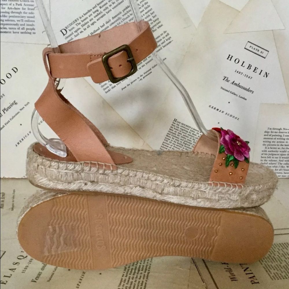 Anthropologie tan Leather Flower Wedge Sandal 10 - Picture 5 of 7